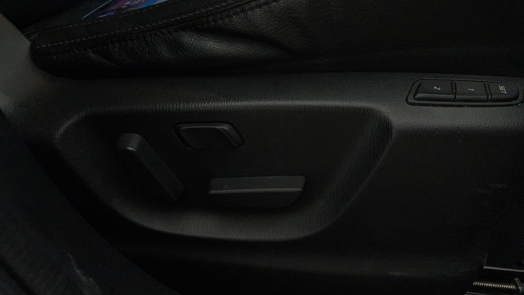 2015 Mazda CX-5 Gt (4x4), Automatic, 135662 km, Drivers Side Adjustment Panel