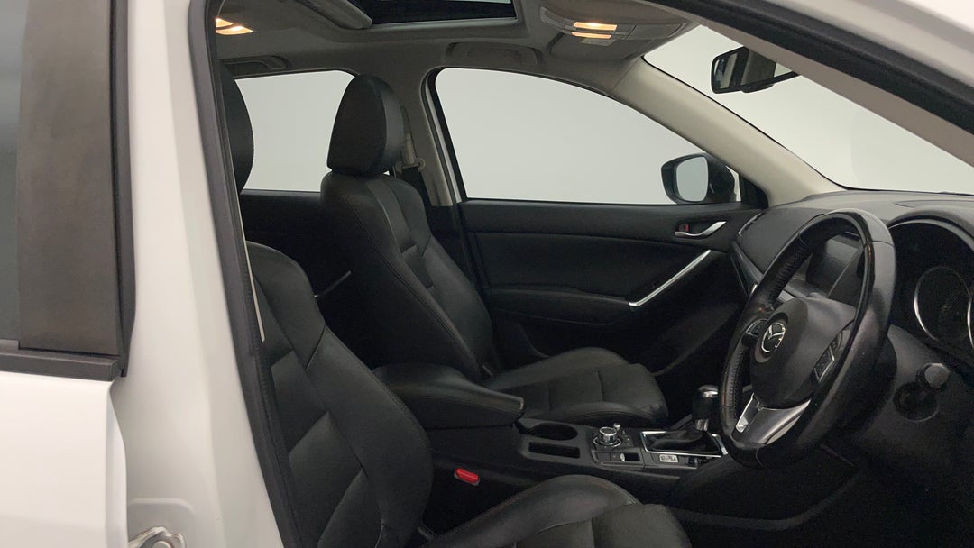 2015 Mazda CX-5 Gt (4x4), Automatic, 135662 km, Right Side Front Door Cabin View