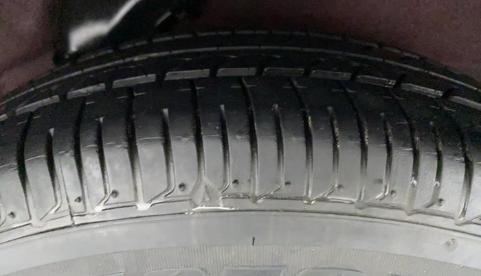2015 Hyundai i10 MAGNA 1.1 IRDE2, Petrol, Manual, 15,306 km, Left Rear Tyre Tread