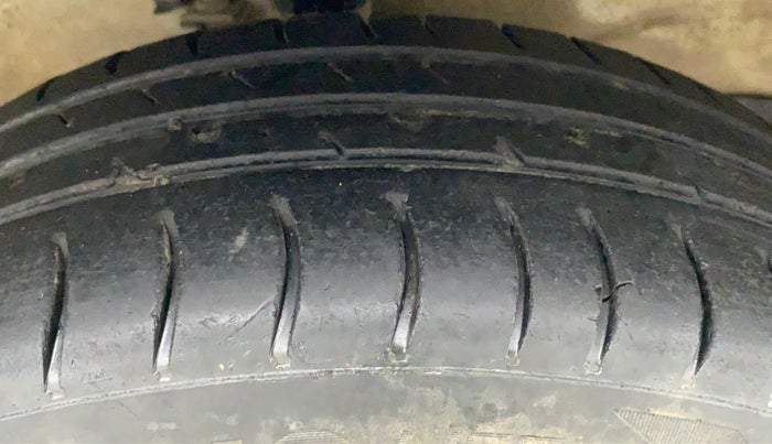 2018 Maruti Wagon R 1.0 LXI CNG, CNG, Manual, 85,225 km, Right Front Tyre Tread
