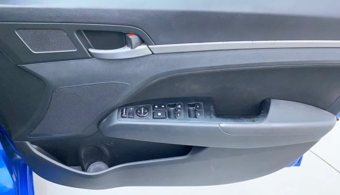 2017 Hyundai New Elantra 2.0 SX MT PETROL, Petrol, Manual, 1,15,669 km, Driver Side Door Panels Control