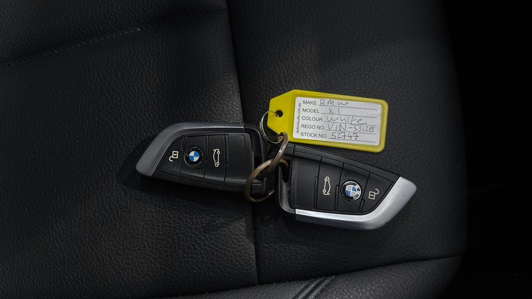 2021 BMW X1 sDrive 18i, Automatic, 28239 km, Key Close-up