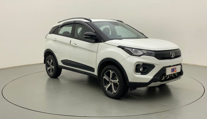 2022 Tata NEXON XZA PLUS (O) PETROL, Petrol, Automatic, 30,129 km, Right Front Diagonal