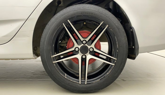 2015 Hyundai Verna 1.4 VTVT, Petrol, Manual, 89,989 km, Left Rear Wheel