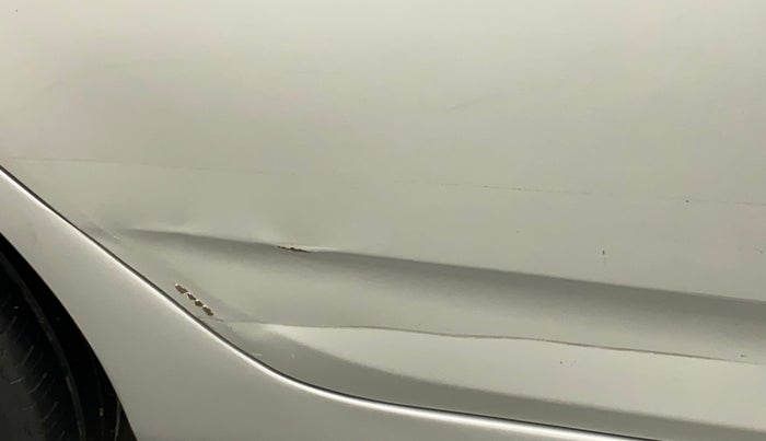 2015 Hyundai Verna 1.4 VTVT, Petrol, Manual, 89,989 km, Right rear door - Slightly rusted