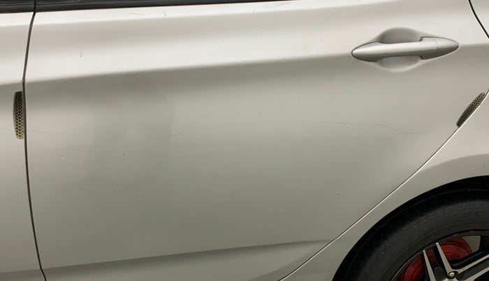 2015 Hyundai Verna 1.4 VTVT, Petrol, Manual, 89,989 km, Rear left door - Minor scratches