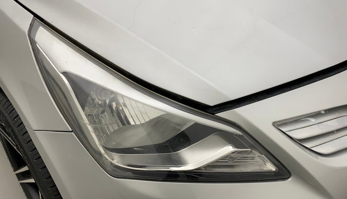 2015 Hyundai Verna 1.4 VTVT, Petrol, Manual, 89,989 km, Right headlight - Minor scratches