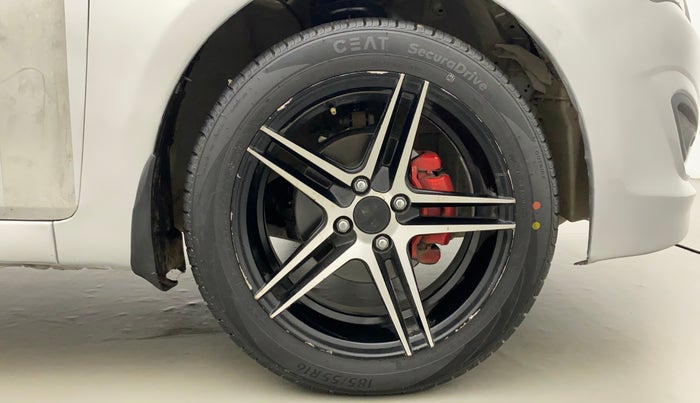 2015 Hyundai Verna 1.4 VTVT, Petrol, Manual, 89,989 km, Right Front Wheel