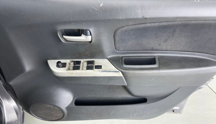 2011 Maruti Wagon R 1.0 VXI, Petrol, Manual, 79,527 km, Driver Side Door Panels Control