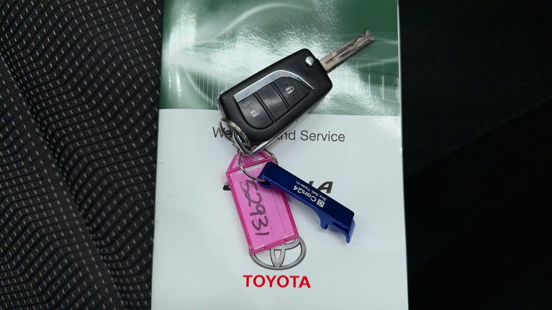 2016 Toyota Corolla Ascent Sport, Automatic, 165736 km, Key Close-up