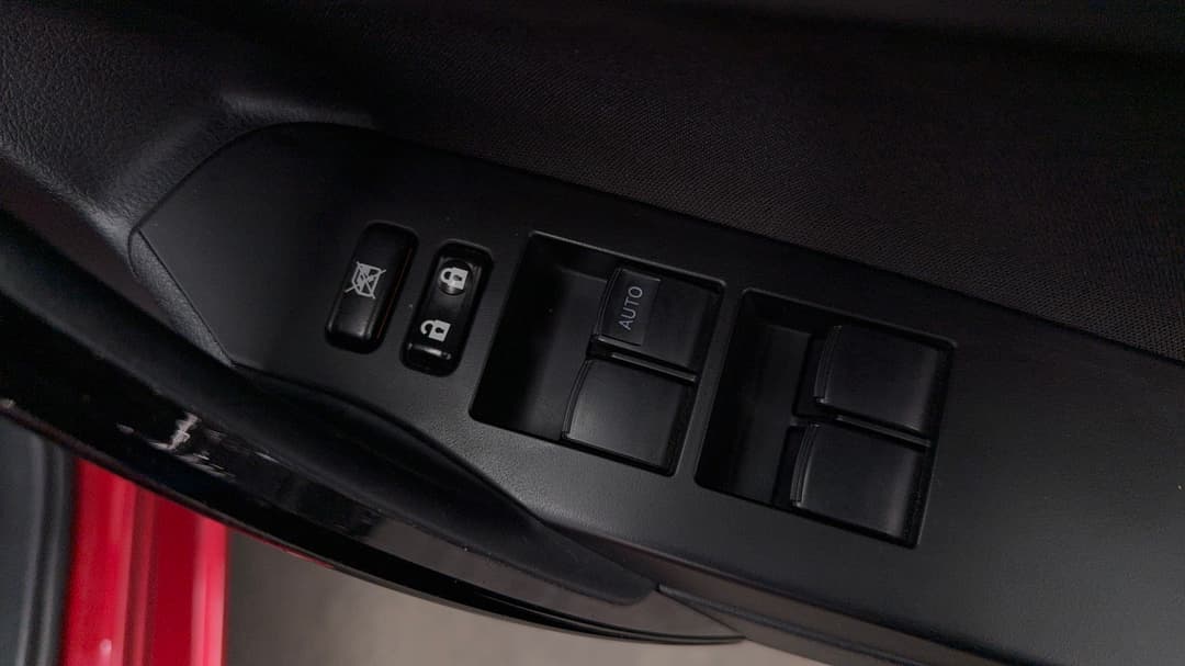 2016 Toyota Corolla Ascent Sport, Automatic, 165736 km, Drivers Side Door Panel Controls