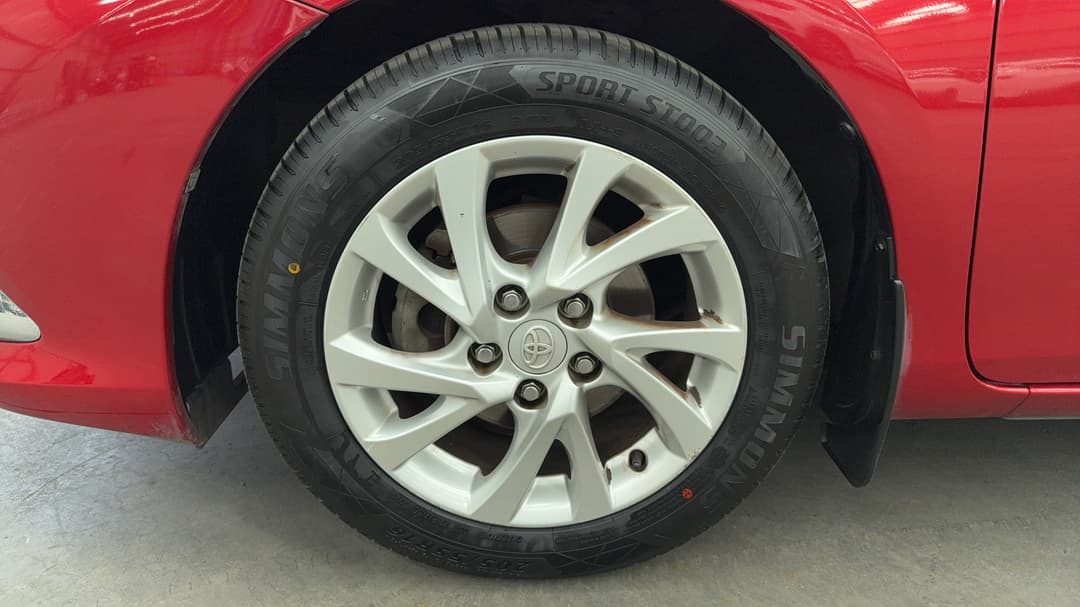 2016 Toyota Corolla Ascent Sport, Automatic, 165736 km, Left Front Wheel