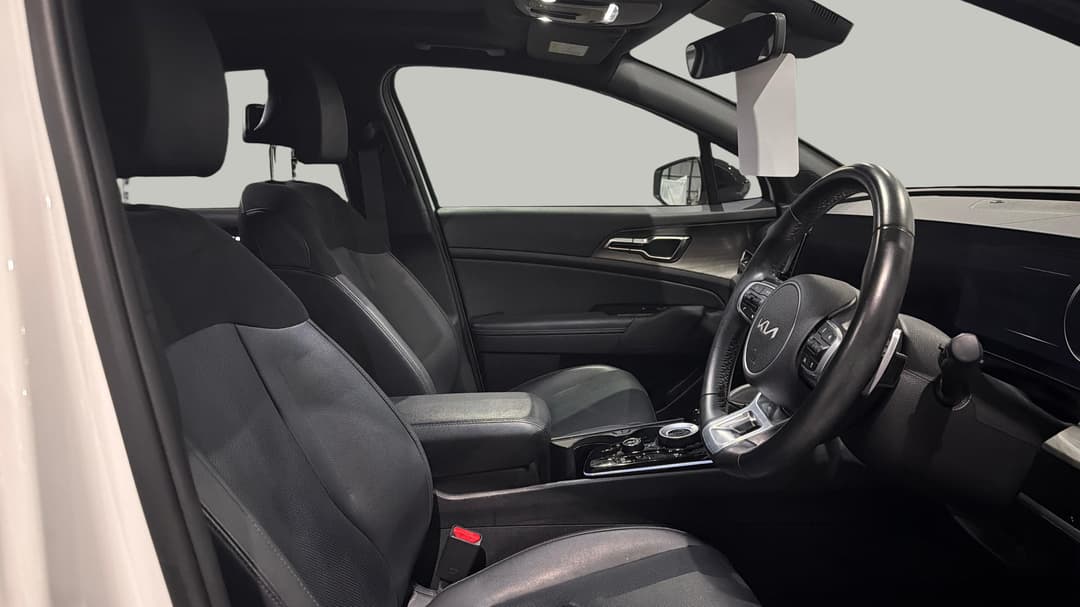 2022 Kia Sportage Gt-line (AWD), Automatic, 43658 km, Right Side Front Door Cabin View