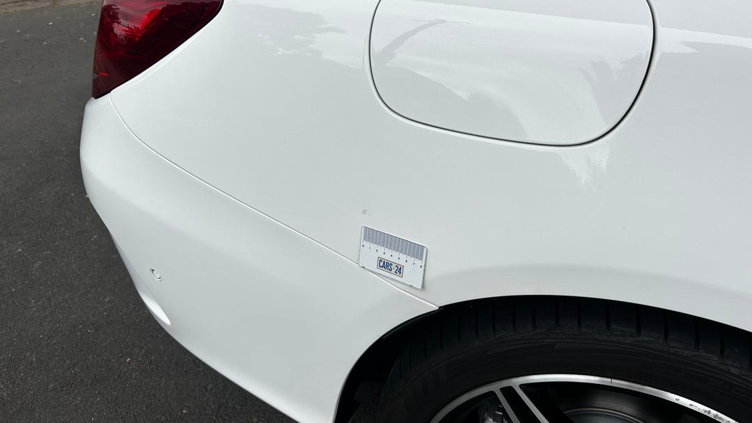 Mud guard Rear RHS Scratch