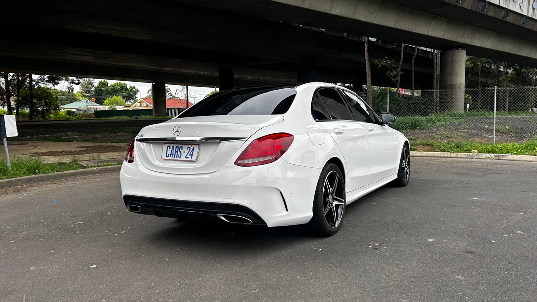 Right Back Diagonal (45- Degree) View