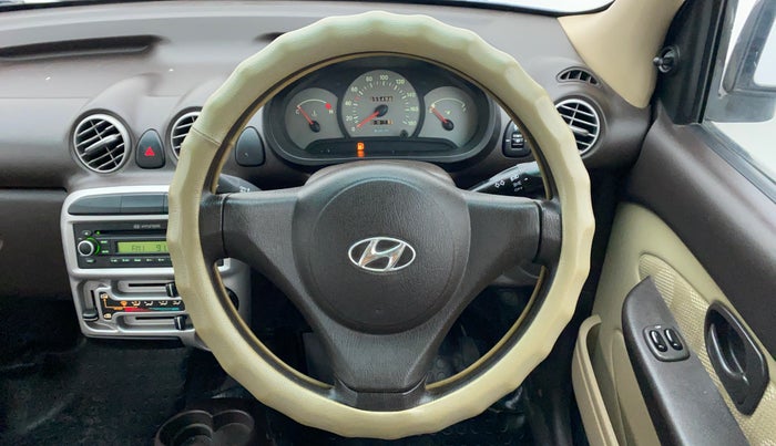 2011 Hyundai Santro Xing GLS, Petrol, Manual, 33,717 km, Steering Wheel Close Up