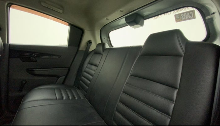 2018 Mahindra KUV 100 NXT K2 D 6S, Diesel, Manual, 43,873 km, Right Side Rear Door Cabin