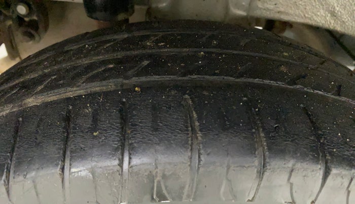 2018 Mahindra KUV 100 NXT K2 D 6S, Diesel, Manual, 43,873 km, Right Rear Tyre Tread