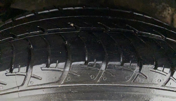 2018 Maruti Celerio VXI CNG OPT, CNG, Manual, 32,001 km, Left Front Tyre Tread