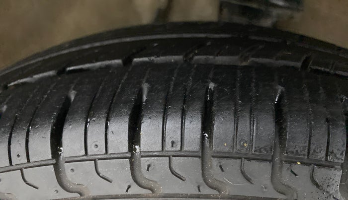 2018 Maruti Alto 800 LXI, Petrol, Manual, 19,149 km, Right Front Tyre Tread