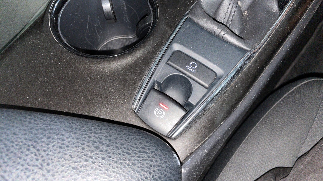 2022 Toyota Camry Ascent, Automatic, 52158 km, Handbrake