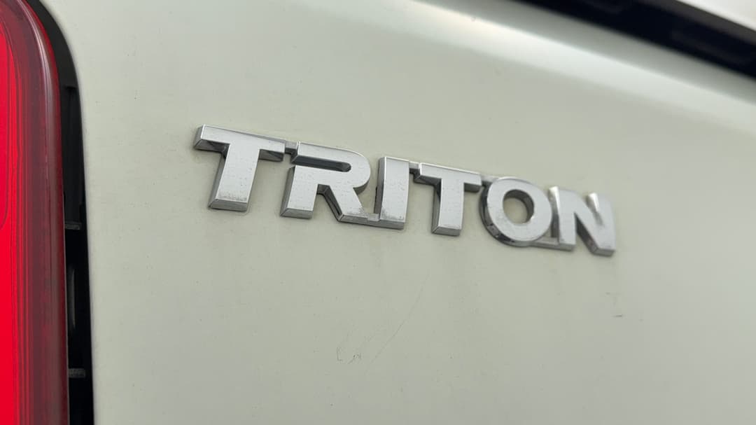 2017 Mitsubishi Triton Gls (4x4), Manual, 173547 km, Badge (Boot Left Side)
