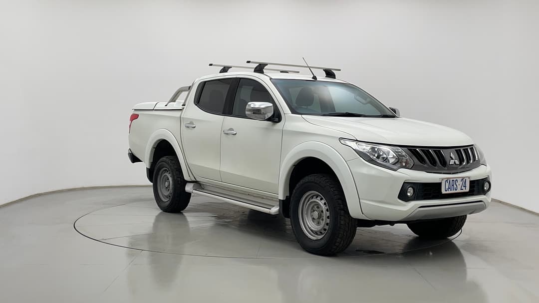 2017 Mitsubishi Triton Gls (4x4), Manual, 173547 km, Right Front Diagonal (45- Degree) View