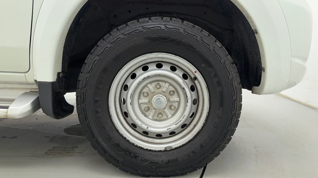2017 Mitsubishi Triton Gls (4x4), Manual, 173547 km, Right Front Wheel