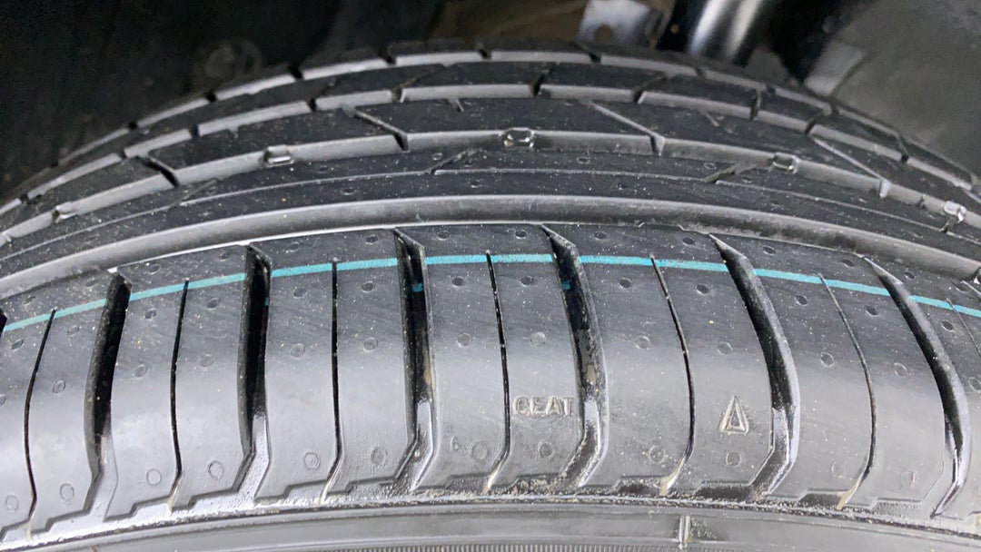 Right Front Tyre Tread
