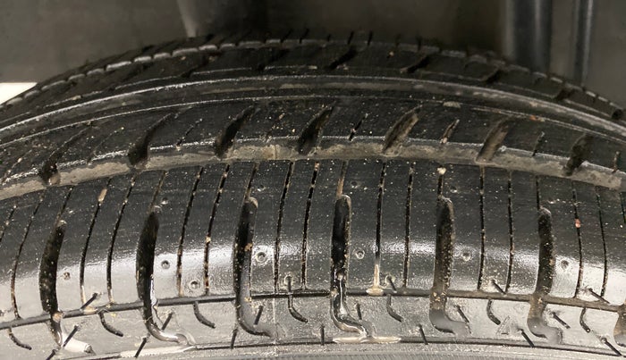 2018 Datsun Redi Go T (O), Petrol, Manual, 4,179 km, Right Rear Tyre Tread