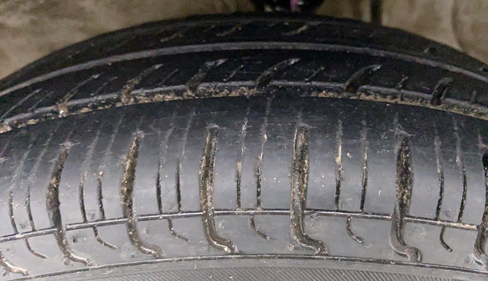 2013 Maruti Alto 800 LXI, Petrol, Manual, 20,547 km, Left Front Tyre Tread