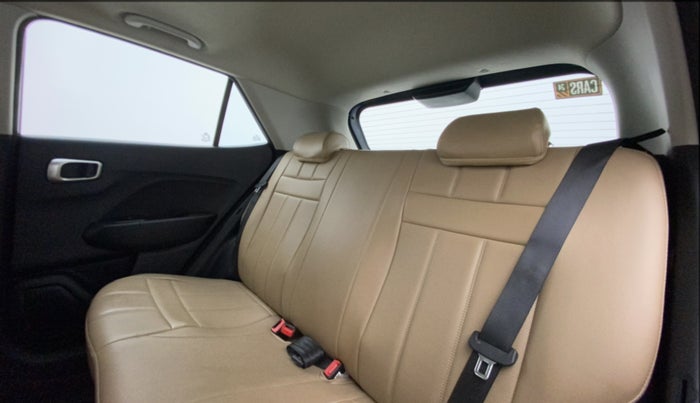 2020 Hyundai VENUE SX PLUS 1.0 TURBO DCT, Petrol, Automatic, 33,909 km, Right Side Rear Door Cabin