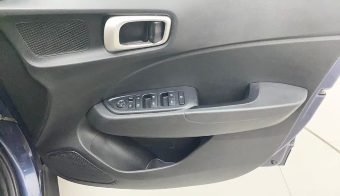 2020 Hyundai VENUE SX PLUS 1.0 TURBO DCT, Petrol, Automatic, 33,909 km, Driver Side Door Panels Control