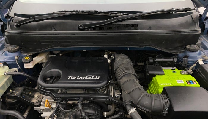 2020 Hyundai VENUE SX PLUS 1.0 TURBO DCT, Petrol, Automatic, 33,909 km, Bonnet (hood) - Cowl vent panel has minor damage