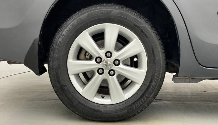 2016 Toyota Corolla Altis G, Petrol, Manual, 76,561 km, Right Rear Wheel