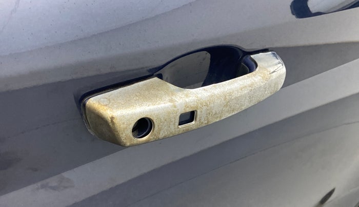 2020 Hyundai VENUE S 1.2, Petrol, Manual, 12,586 km, Driver-side door - Chrome on handle has slight discoularation