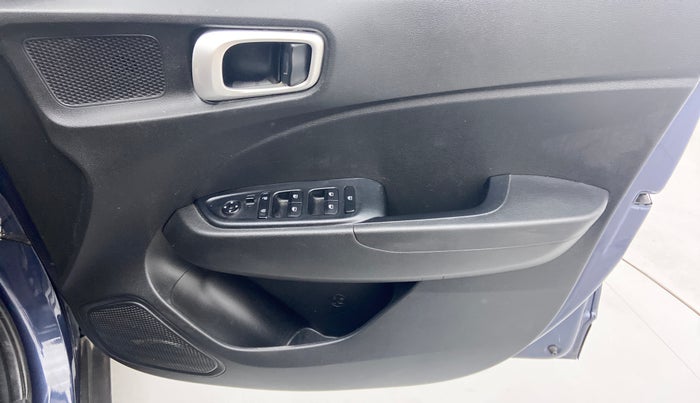 2020 Hyundai VENUE S 1.2, Petrol, Manual, 12,586 km, Driver Side Door Panels Control