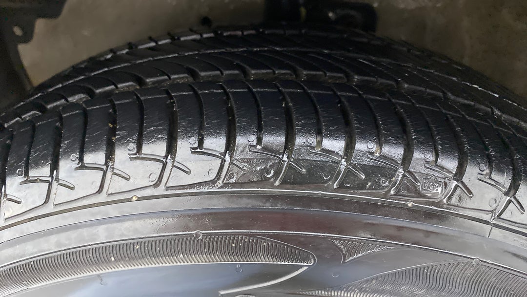 Left Front Tyre Tread