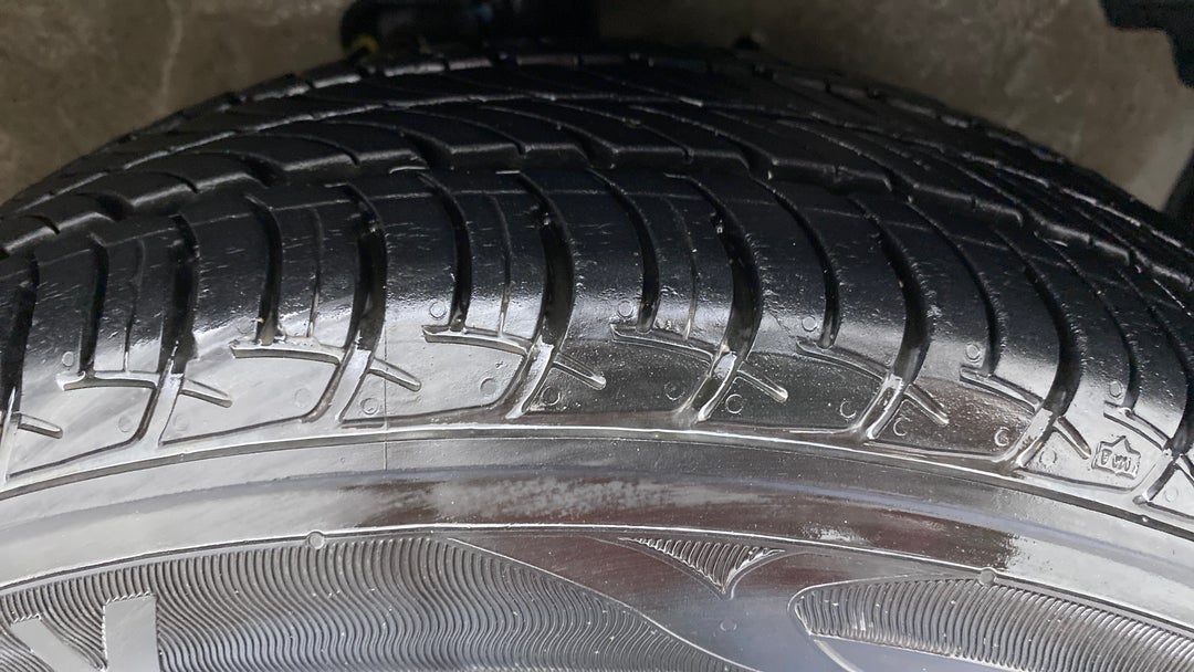 Right Front Tyre Tread