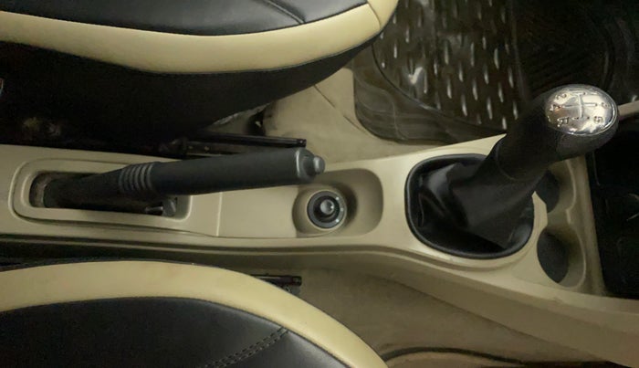 2015 Nissan Terrano XL (P), Petrol, Manual, 45,564 km, Gear Lever