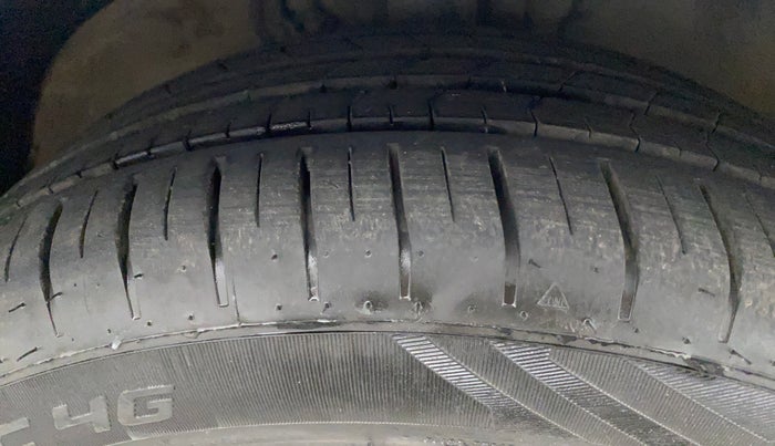 2019 Skoda Rapid STYLE 1.6 MPI, Petrol, Manual, 42,624 km, Right Front Tyre Tread
