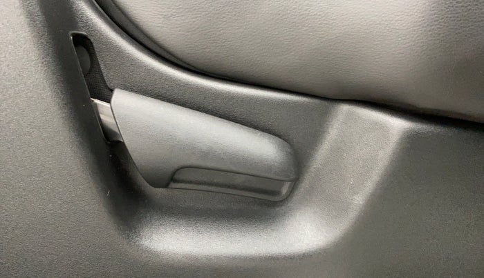 2019 Maruti XL6 ALPHA AT SHVS, Petrol, Automatic, 22,405 km, Reclining Back Row Seats
