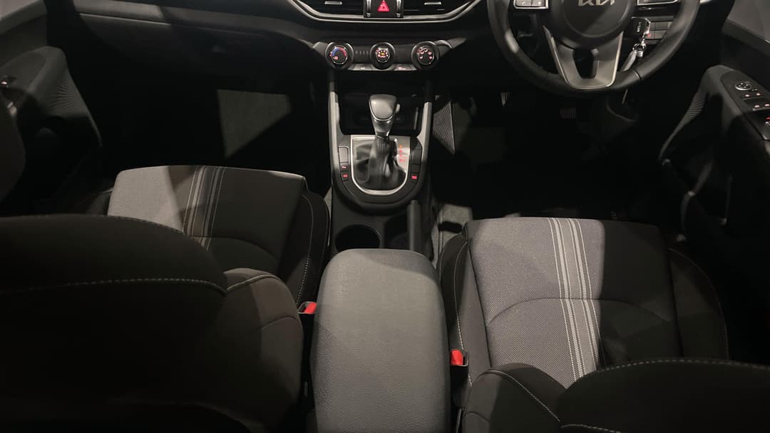 2024 Kia Cerato Sport, Automatic, 19059 km, Center Console