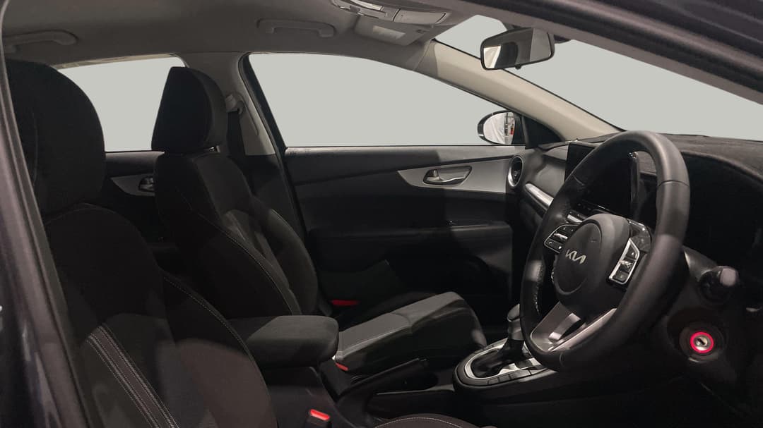 2024 Kia Cerato Sport, Automatic, 19059 km, Right Side Front Door Cabin View