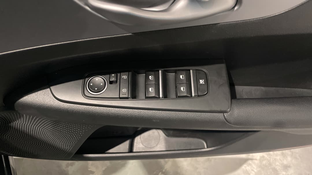 2024 Kia Cerato Sport, Automatic, 19059 km, Drivers Side Door Panel Controls