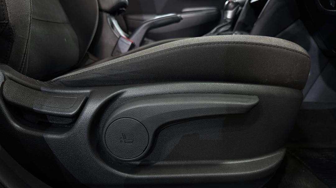 2020 Hyundai Kona Active (FWD), Automatic, 70772 km, Drivers Side Adjustment Panel