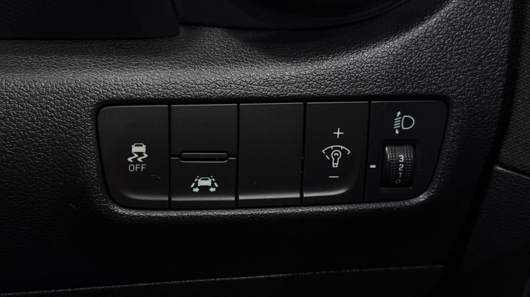 2020 Hyundai Kona Active (FWD), Automatic, 70772 km, Utility Switches/Buttons