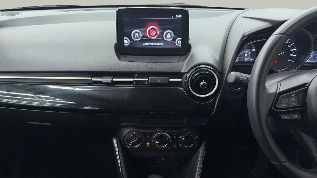 2024 Mazda 2 G15 Pure, Automatic, 29714 km, Center Console
