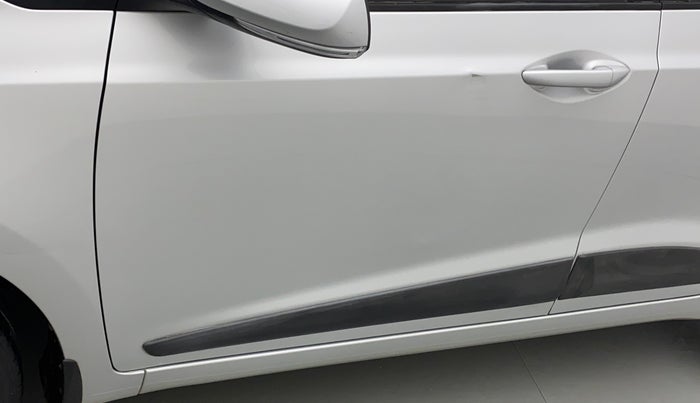 2018 Hyundai Xcent SX 1.2, Petrol, Manual, 33,099 km, Front passenger door - Slightly dented