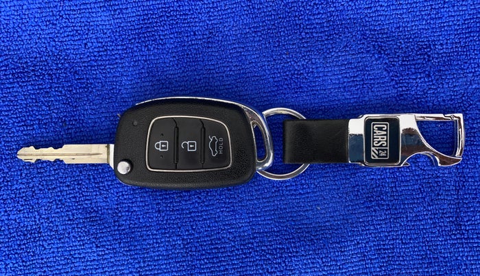 2018 Hyundai Xcent SX 1.2, Petrol, Manual, 33,099 km, Key Close Up